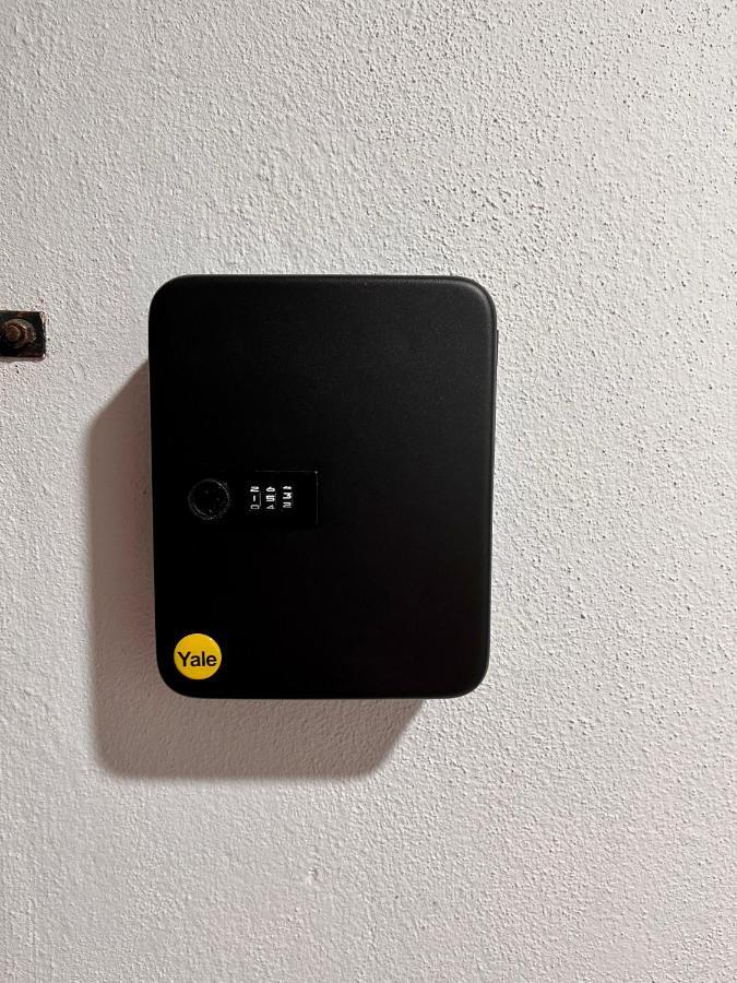 Tropika Homestay Bangi With 3 Bedrooms Kajang Esterno foto