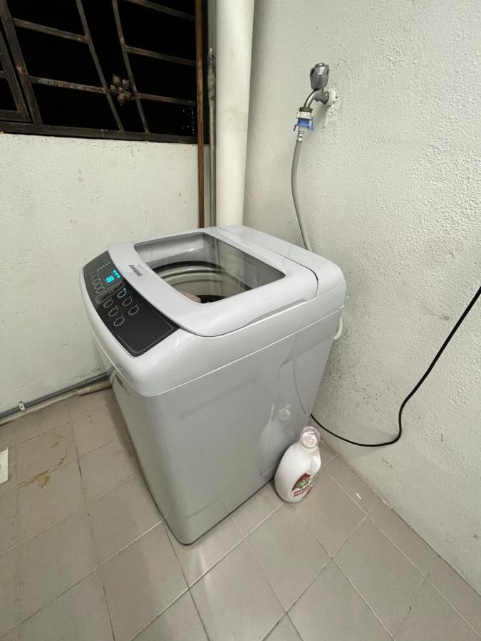 Tropika Homestay Bangi With 3 Bedrooms Kajang Esterno foto